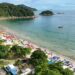 A Pérola do Atlântico tem 27 praias em 22 km e a única areia da América do Sul com 16 selos internacionais seguidos a 90 km da capital