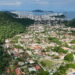 A Pérola do Atlântico tem 27 praias em 22 km e a única areia da América do Sul com 16 selos internacionais seguidos a 90 km da capital
