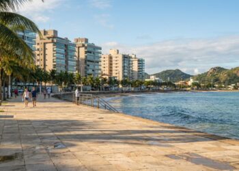 A cidade mais subestimada do Brasil com praias urbanas e qualidade de vida no top 10