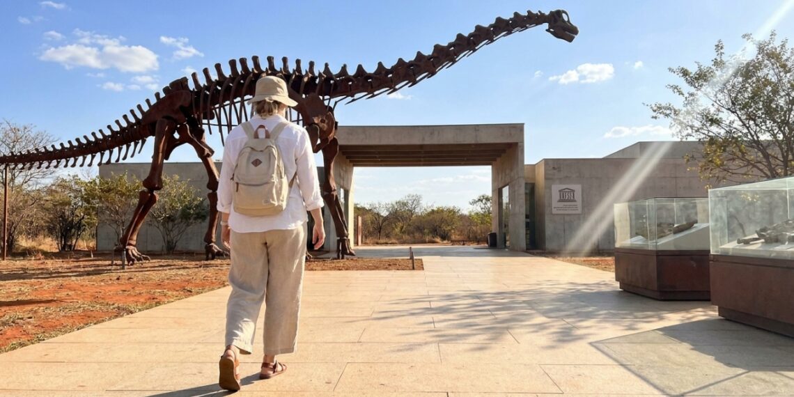 A única cidade do Sudeste com Geoparque Mundial guarda o maior dinossauro já achado no Brasil com 27 metros de comprimento