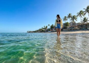 A capital nordestina com praias urbanas onde o mar é tão calmo que parece lagoa e as piscinas naturais ficam a poucos metros da areia