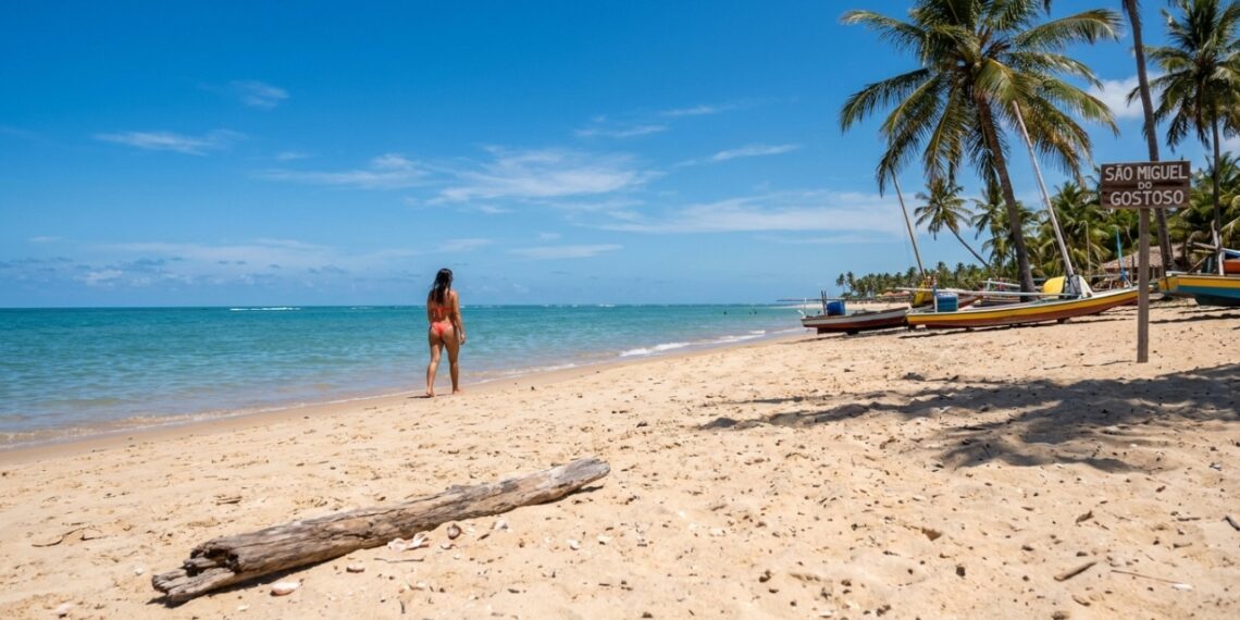 Na esquina do Brasil onde o vento faz a curva: o vilarejo nordestino que virou destino favorito de quem procura uma experiencia de Caribe sem precisar de passaporte