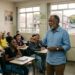 Paulo Freire dizia: “Ninguém educa ninguém, ninguém educa a si mesmo: os homens se educam em comunhão”