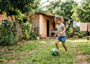 Psicologia revela como o afastamento das telas na infância melhora o desenvolvimento emocional