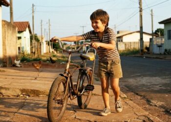 A psicologia afirma que crianças dos anos 70, criadas com mais liberdade, desenvolveram maior resiliência emocional na vida adulta