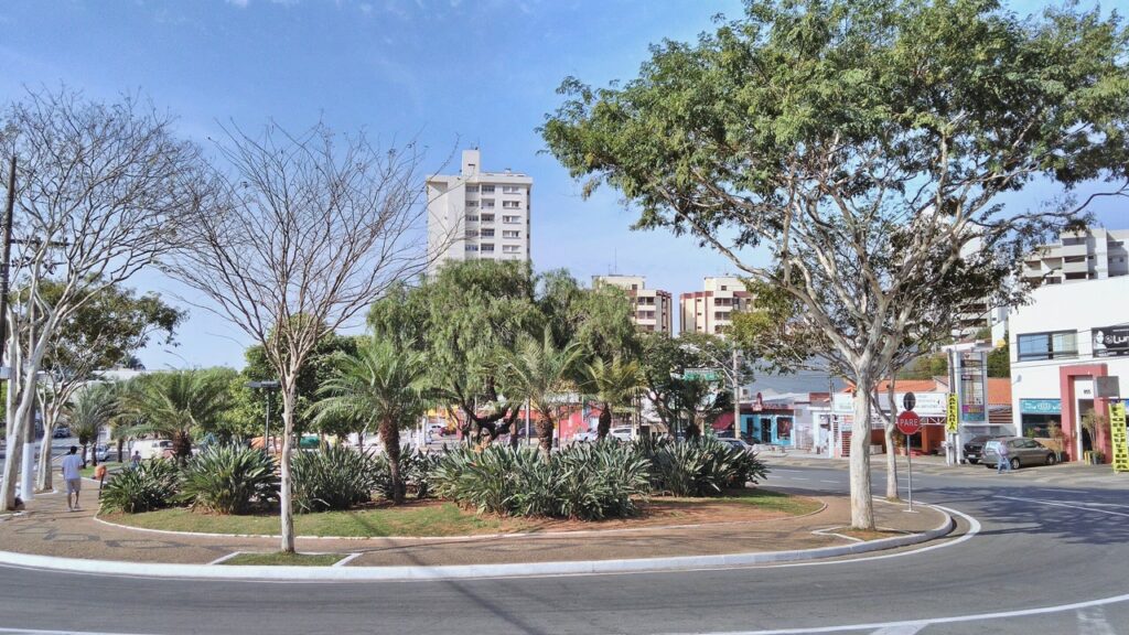 A cidade que homenageou um sambista brasileiro com uma ponte na Itália e tem qualidade de vida entre as 10 melhores do país