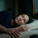 Pessoas que repassam diálogos na cabeça antes de dormir, podem ter crescido sob pressão constante para não errar