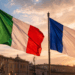 Por que a bandeira da Itália tem verde, branco e vermelho, e qual a origem histórica dessas cores que a fazem lembrar a bandeira da França?