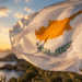 O que significa o mapa na bandeira do Chipre, e por que esse detalhe é único entre todos os países do mundo