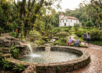 Sossego e educação exemplar: a pequena cidade brasileira que transformou um poço histórico em um santuário de águas termais