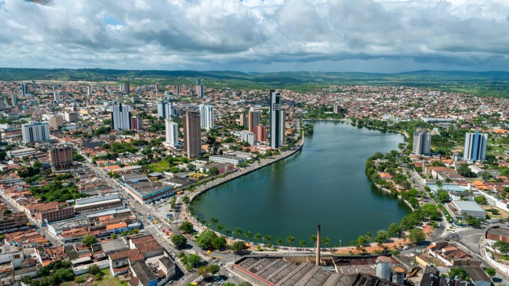 Campina-Grande_1782174512716-1024x576 33 dias de festa para 3,2 milhões de pessoas e a 3ª cidade mais inovadora do Brasil: a Rainha da Borborema fica a 130 km de João Pessoa
