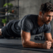 Quantos segundos deve durar a prancha abdominal para fortalecer bem o core, os glúteos e os braços
