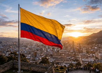 Por que a bandeira da Colômbia tem amarelo, azul e vermelho em proporções diferentes, e o que cada cor representa?