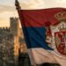 Por que a bandeira da Sérvia, da Rússia e da Eslováquia são quase idênticas e como três nações com histórias tão diferentes chegaram à mesma combinação de vermelho, azul e branco