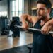 O exercício de ombro que ortopedistas proíbem em academia e ainda aparece em treinos de personal trainer sem nenhuma evidência científica que o sustente