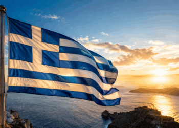 Por que a bandeira da Grécia é azul e branca com uma cruz, e como ela se relaciona com a identidade do país?