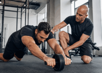 Para ativar o abdômen de verdade, este exercício supera a prancha em 50% e chama atenção de especialistas