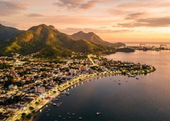 É aqui que o Brasil constrói seus submarinos: a cidade fluminense que guarda o primeiro nuclear do país