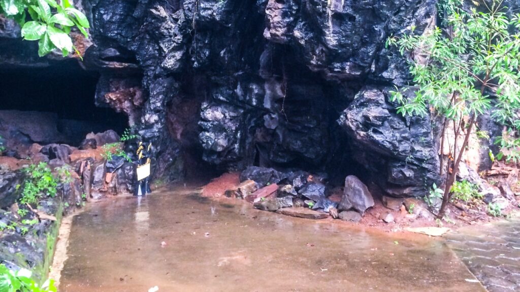 Entrada_da_Gruta_Rei_do_Mato-1024x576 A cidade mineira batizada por sete lagoas guarda no subsolo colunas de pedra consideradas únicas no mundo