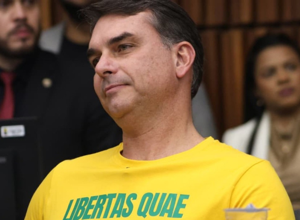 Flávio Bolsonaro se ausentou em 43% das votações nominais do Senado em 2026