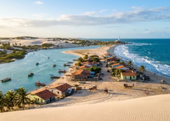 Harmonia entre o mar e a vida simples no Nordeste: povoado potiguar acessível apenas por barco guarda cenários de beleza raras e serenas