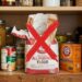 Pare de guardar o pacote aberto na despensa: conheça a forma correta de conservar a farinha de trigo sob refrigeração para evitar o surgimento de insetos