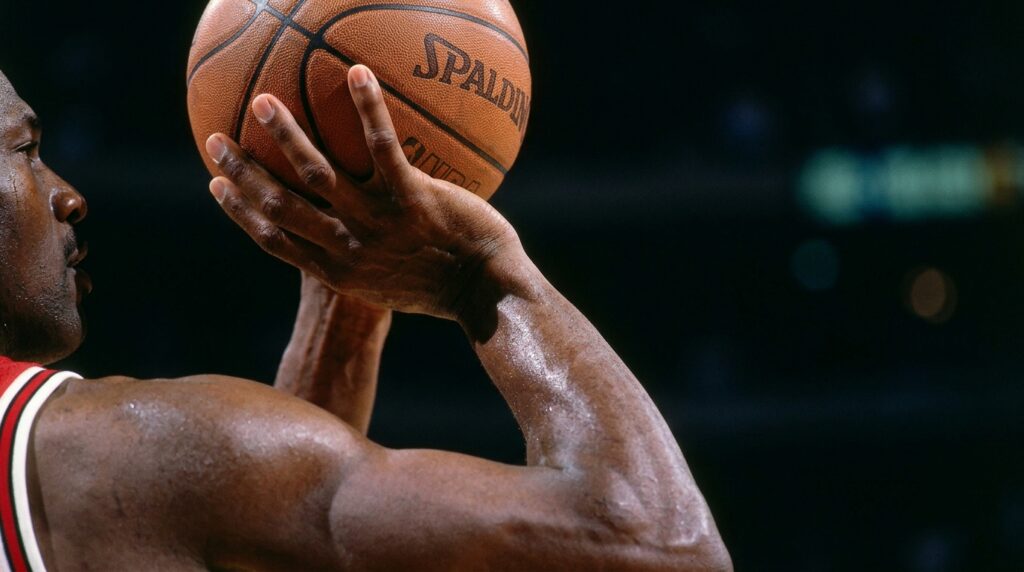 Frase do dia de Michael Jordan lendário jogador de basquete: “eu falhei muitas vezes na minha vida, e foi exatamente por isso que tive sucesso”