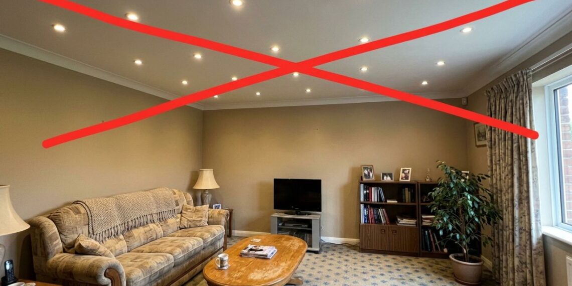 Adeus ao teto de gesso com dezenas de spots fortes: a nova tendência é mais elegante e usa iluminação indireta nos perfis de LED