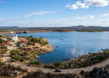 A cidade que foi demolida e afundada por um açude e renasceu do zero a 50 km dali: a primeira cidade totalmente planejada do Ceará
