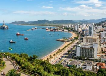A vila de pescadores que o petróleo transformou na Capital Nacional do Petróleo guarda praias e o único parque de restinga do país