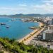 A vila de pescadores que o petróleo transformou na Capital Nacional do Petróleo guarda praias e o único parque de restinga do país