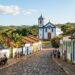Raízes de ouro e fé: a vila que guarda a história das Cavalhadas e o encanto da arquitetura colonial no coração de Goiás