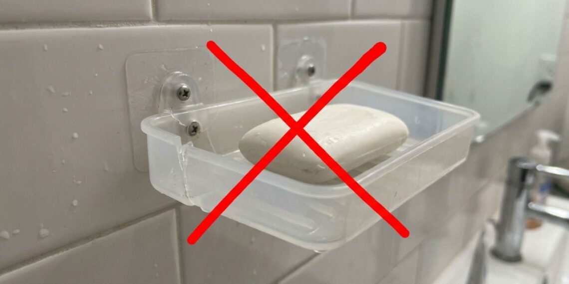 Adeus à saboneteira de plástico fixada na parede que quebra fácil: a nova tendência é mais bonita e proporciona espaço embutido com o nicho de porcelanato no box