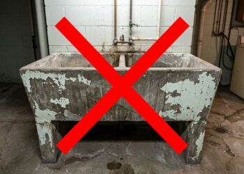 Adeus ao tanque de cimento pesado que descasca na área de serviço: a nova tendência é mais higiênica e moderna com o tanque de inox embutido na bancada