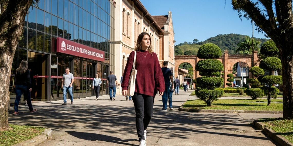 A maior cidade de Santa Catarina abriga a única escola do Bolshoi fora da Rússia e o maior festival de dança do mundo segundo o Guinness