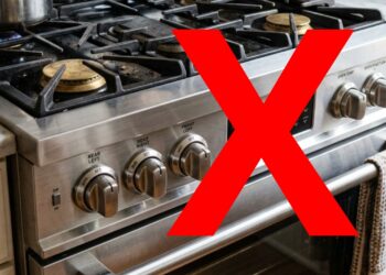 Adeus aos botões visíveis nos eletrodomésticos: a nova tendência dos painéis touch está transformando as cozinhas modernas, trazendo um visual mais elegante, minimalista e tecnológico para o dia a dia da casa