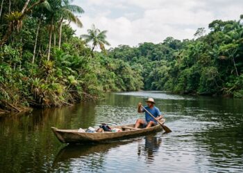 O destino escondido de Caraíva: a vila sem carros onde a natureza dita o ritmo e o tempo parece desacelerar, com acesso limitado e um estilo de vida rústico que preserva tradições, simplicidade e uma conexão única com o litoral baiano