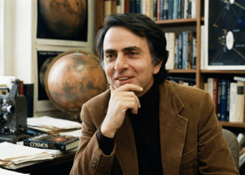 Carl Sagan e a perspectiva: "Para fazer uma torta de maçã do zero, primeiro você precisa inventar o universo”