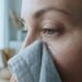 Compressa fria para olheiras: como fazer do jeito certo para recuperar os brilhos dos olhos e perder a cara de cansaço
