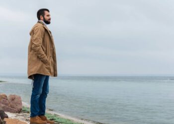 A maioria dos homens acima dos 60 anos enfrenta este problema silencioso, segundo estudos
