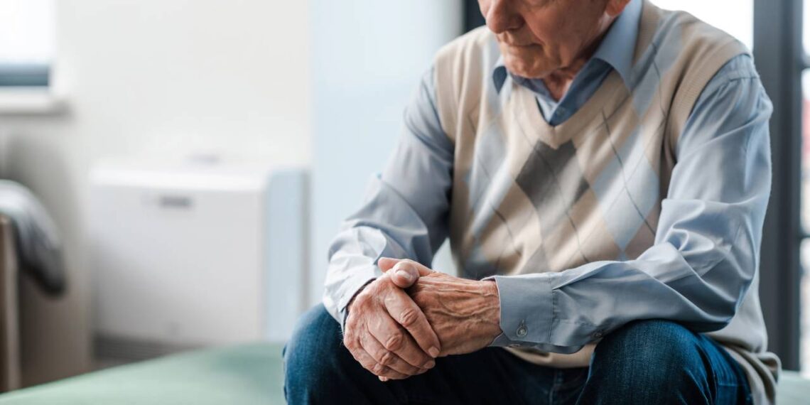 A maioria dos homens acima dos 60 anos enfrenta este problema silencioso, segundo estudos