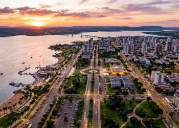 A capital mais nova do Brasil nasceu de uma estaca no cerrado em 1989 e hoje tem praias de água doce e uma das melhores notas em qualidade de vida