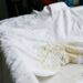 Como remover manchas duras e amarelas de desodorante das camisas brancas: o truque fácil de fazer uma pastinha que sempre funciona