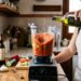 Os cozinheiros do 'MasterChef' concordam: "O gaspacho não deve conter creme de leite, mas sim 1 kg de tomates, 1 pepino e 50 ml de azeite."