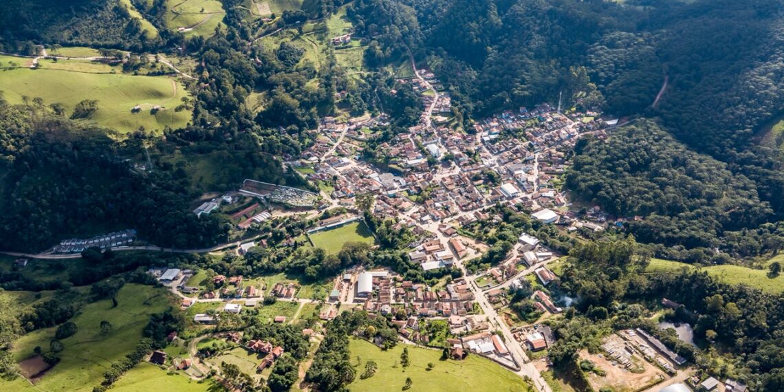 O vilarejo mineiro com inverno de até 7°C negativos entre Campos do Jordão e Monte Verde virou refúgio paulista