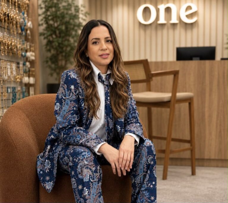 Da feira livre ao mundo da moda: Kelly dos Anjos transforma curiosidade em negócios