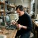 Frase do dia de Steve Jobs, empresário e visionário de tecnologia: "A única forma de fazer grande trabalho é amar o que você faz"