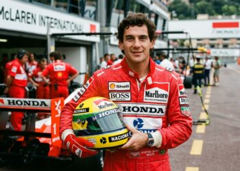 Frase do dia de Ayrton Senna, apaixonado e radical: "Se você não está disposto a perder, não está pronto para vencer; o risco é a essência da vitória." – Essa declaração mostra como a coragem de arriscar define os grandes conquistadores e por que a aversão ao perigo é sinônimo de mediocridade.
