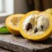 A fruta amazônica que tem cor amarela redonda e sabor de abacaxi com iogurte e que poucos brasileiros conhecem