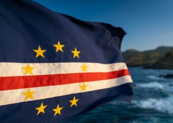 A única bandeira africana com um círculo de estrelas e por que Cabo Verde escolheu o céu em vez da terra